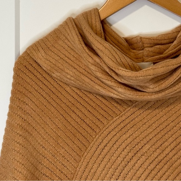 Chico’s Super Soft Camel Beige Sweater Poncho One Size - Picture 3 of 10